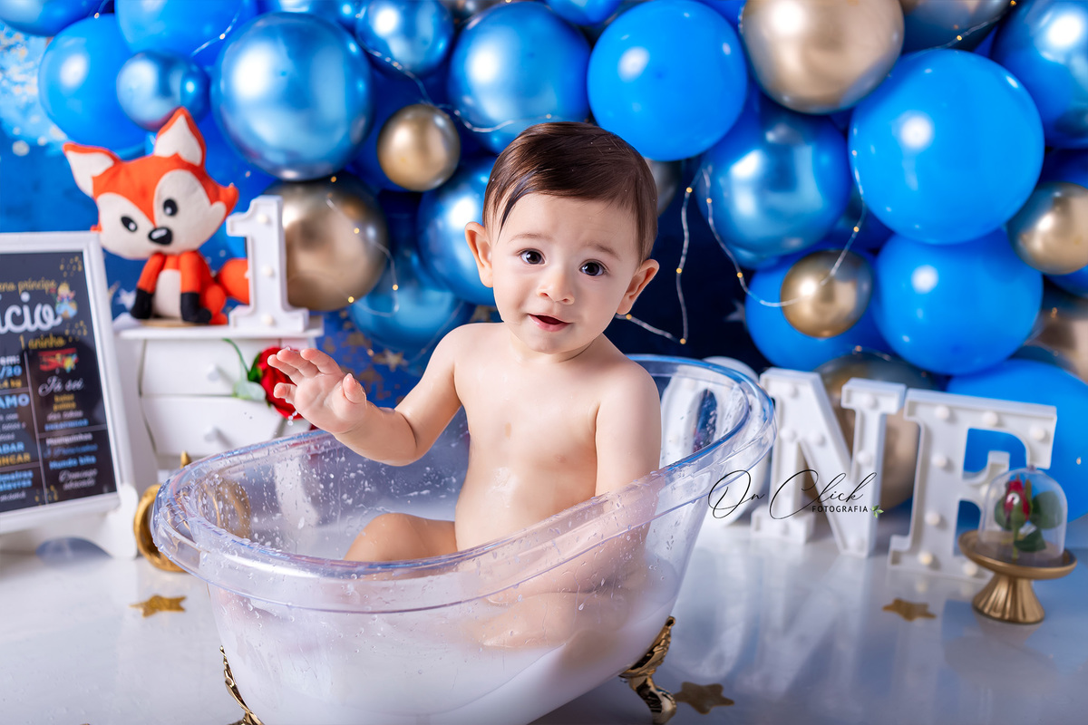Smash the Cake O Pequeno Príncipe - Smash the Cake do Benício - No banho splash - On Click Fotografia