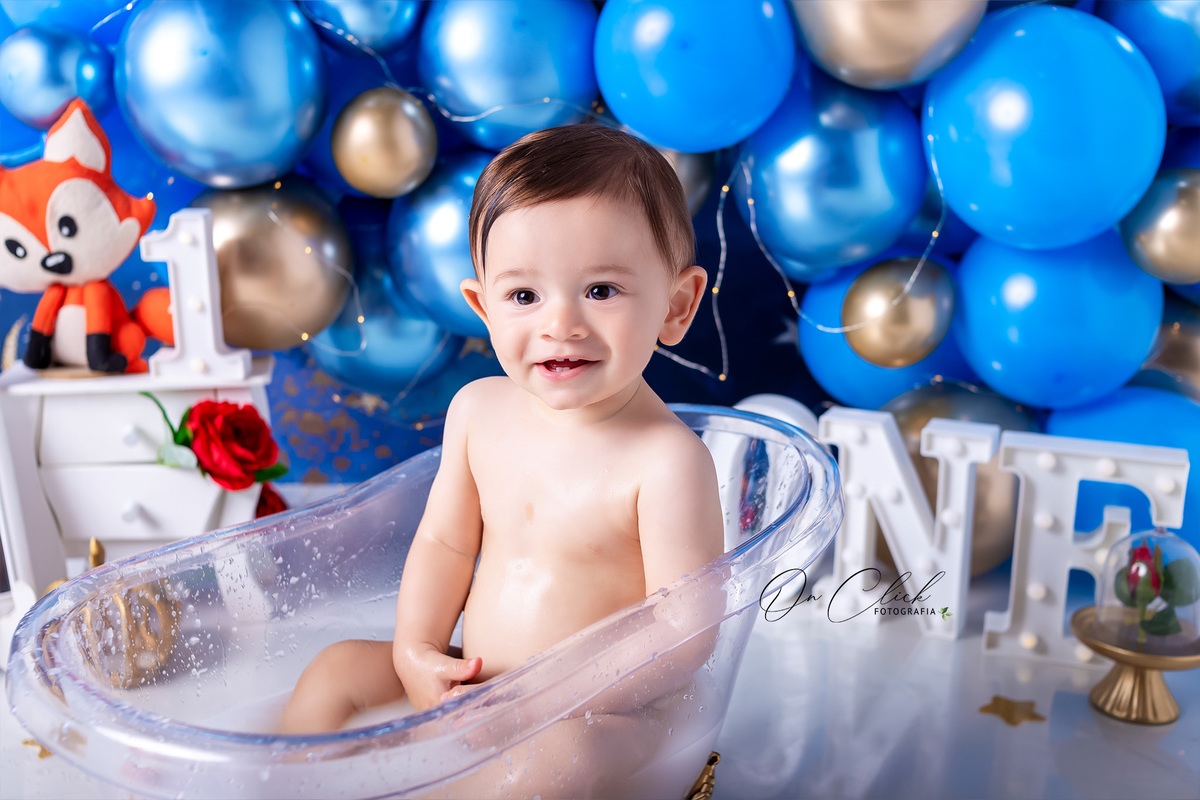 Smash the Cake O Pequeno Príncipe - Smash the Cake do Benício - No banho splash - On Click Fotografia