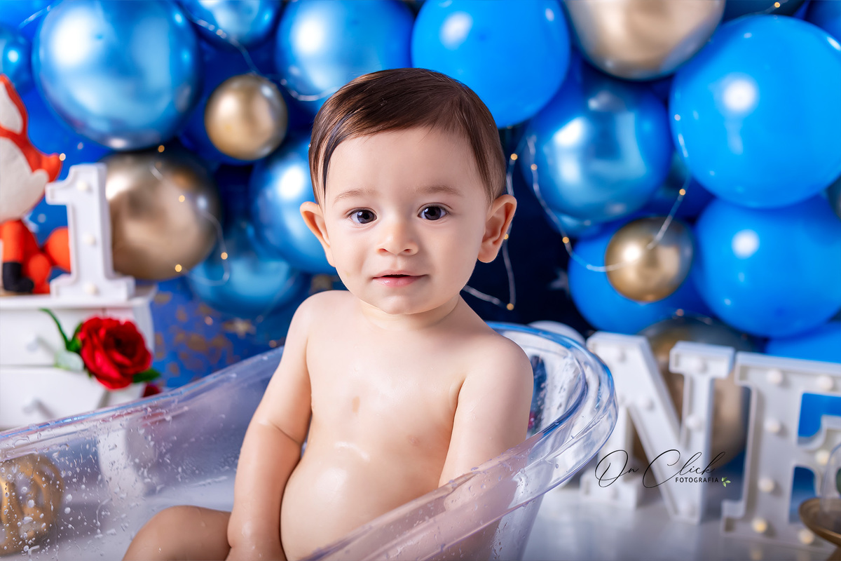 Smash the Cake O Pequeno Príncipe - Smash the Cake do Benício - No banho splash - On Click Fotografia