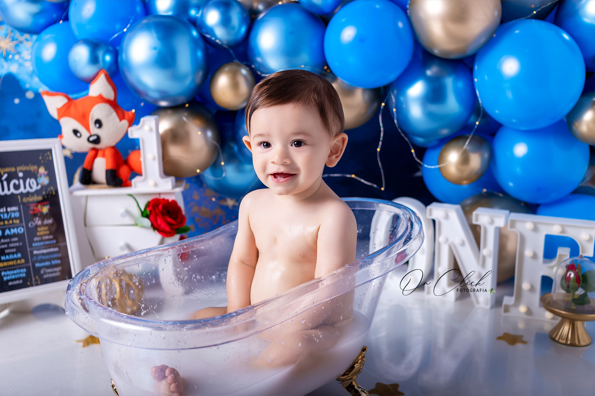 Smash the Cake O Pequeno Príncipe - Smash the Cake do Benício - No banho splash - On Click Fotografia