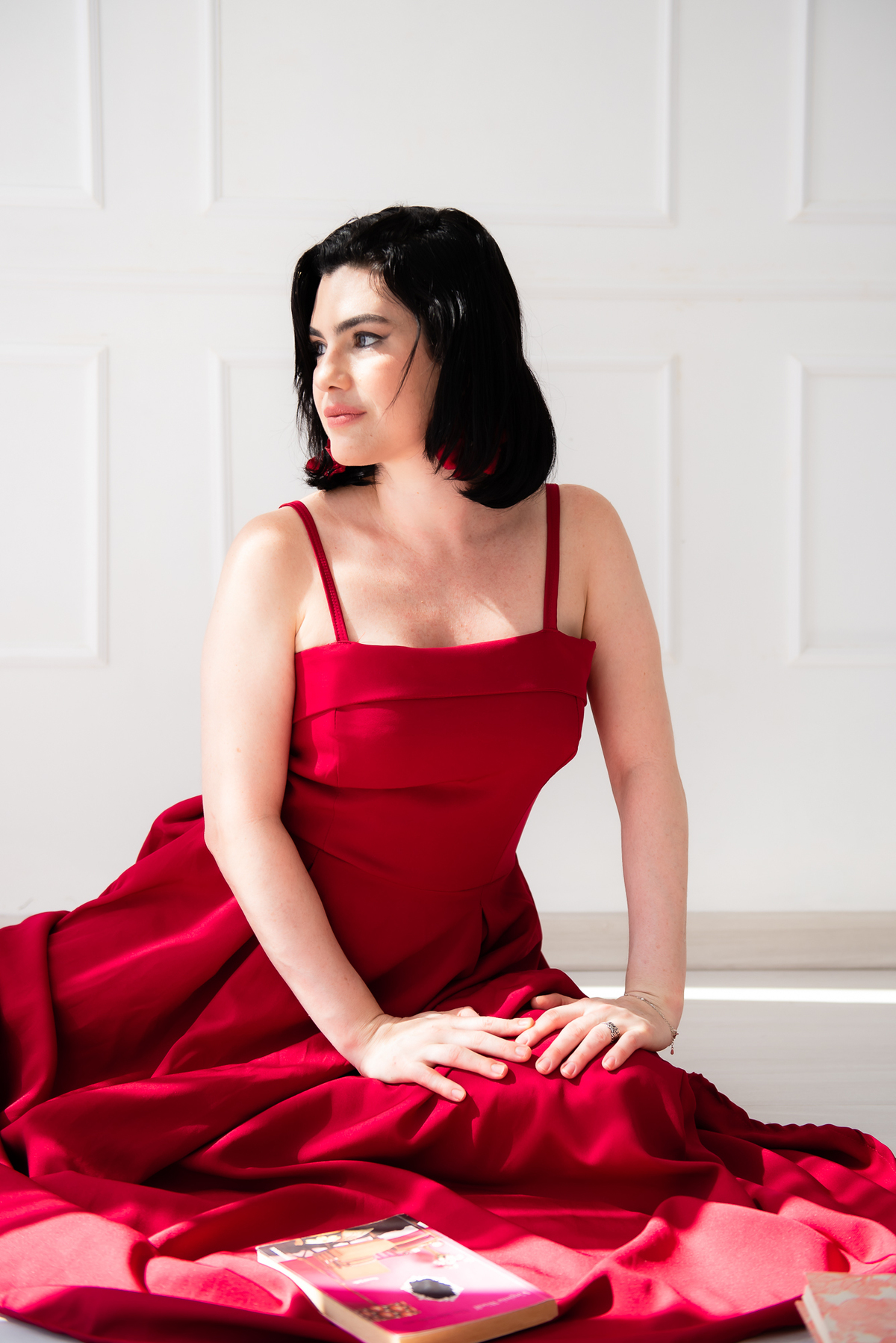 Retrato de mulher durante ensaio sensual feminino em estúdio especializado em fotografia feminina.