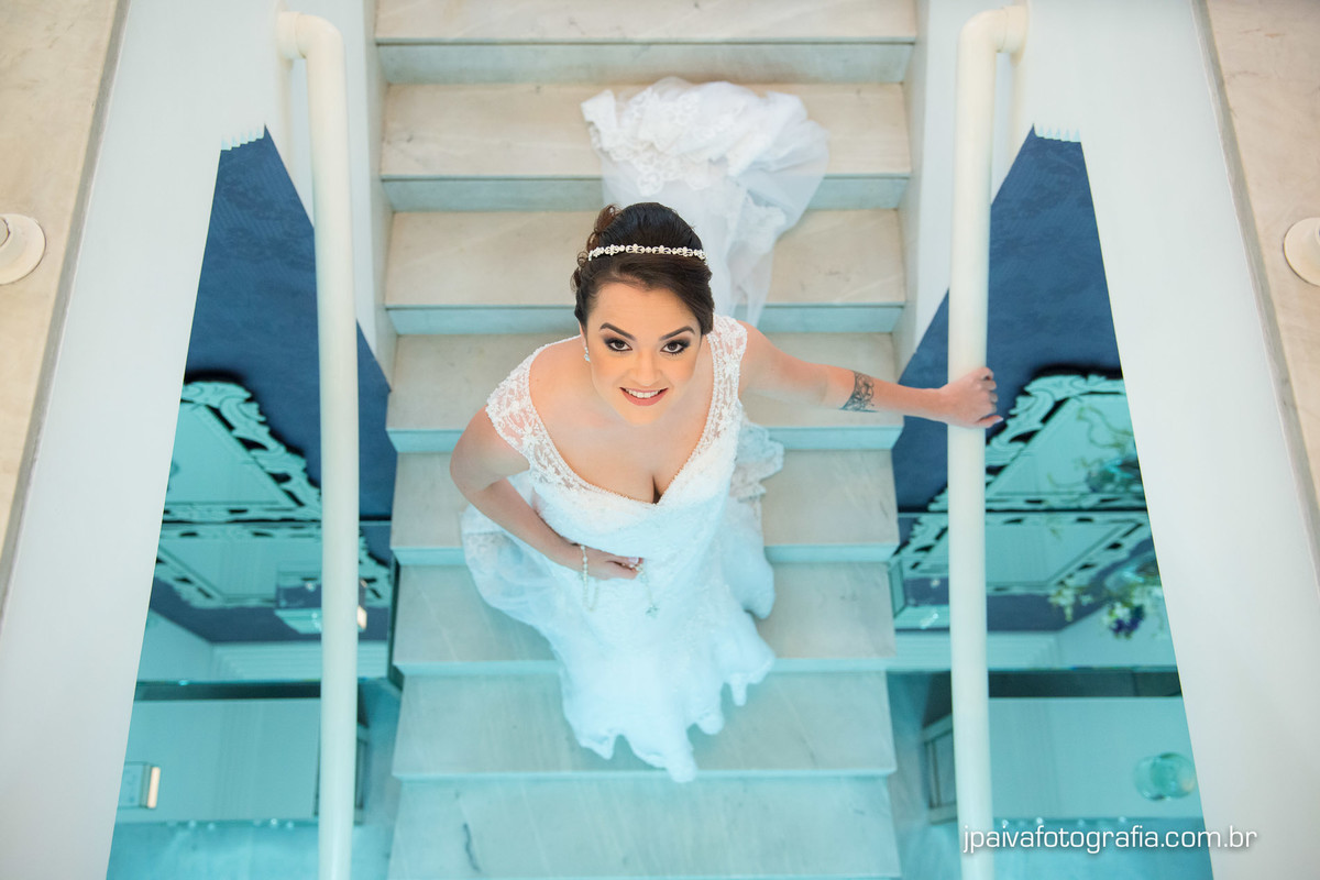 retrato da noiva no salão de beleza Maison Payout na Granja Julieta