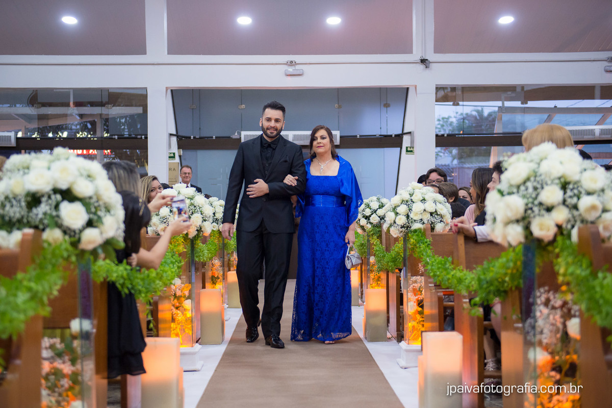 entrada do noivo igreja Paróquia Sagrada Família Diocese de Santo Amaro
