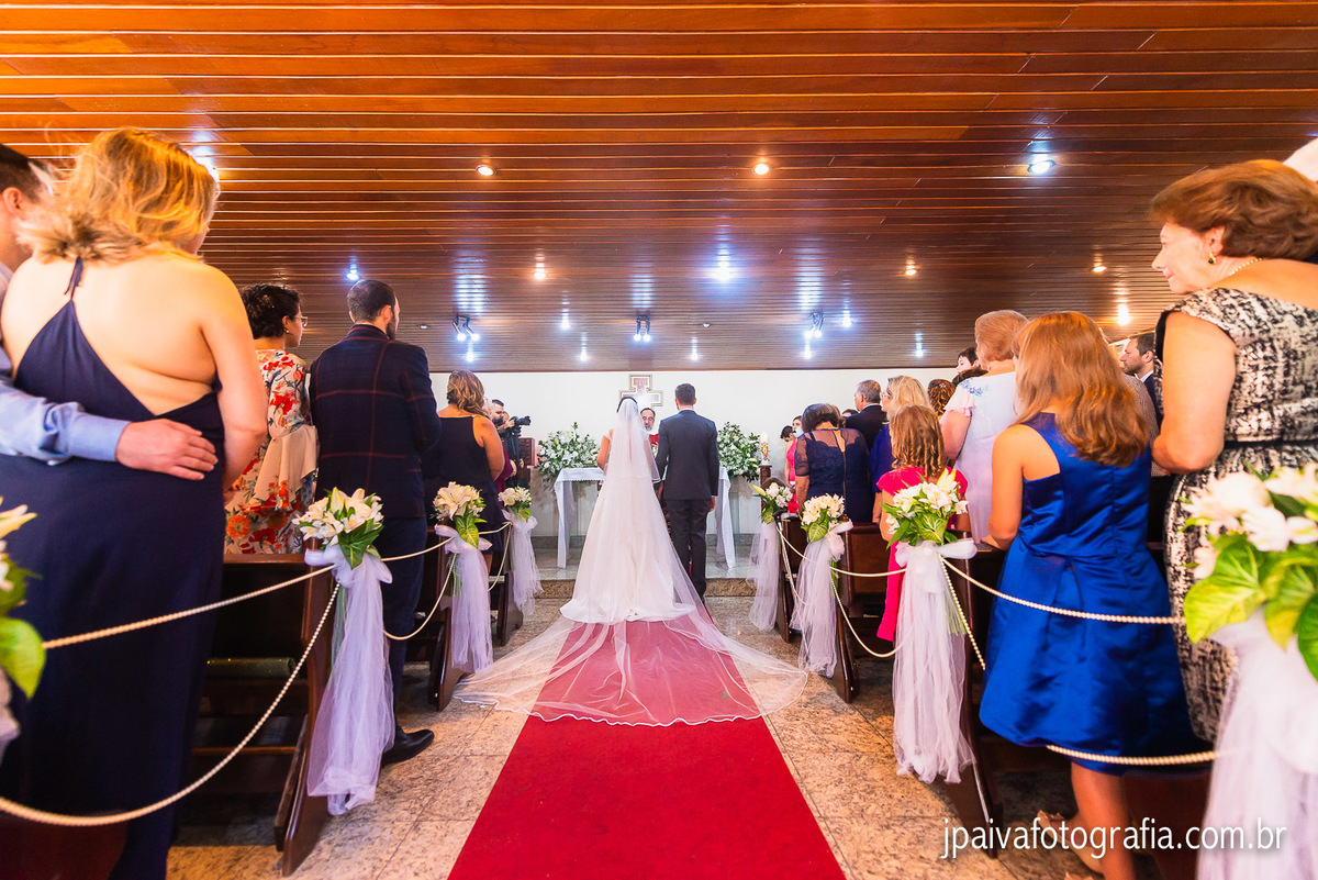 padre Oswaldo celebrando cerimonia de casamento na capela em São Paulo