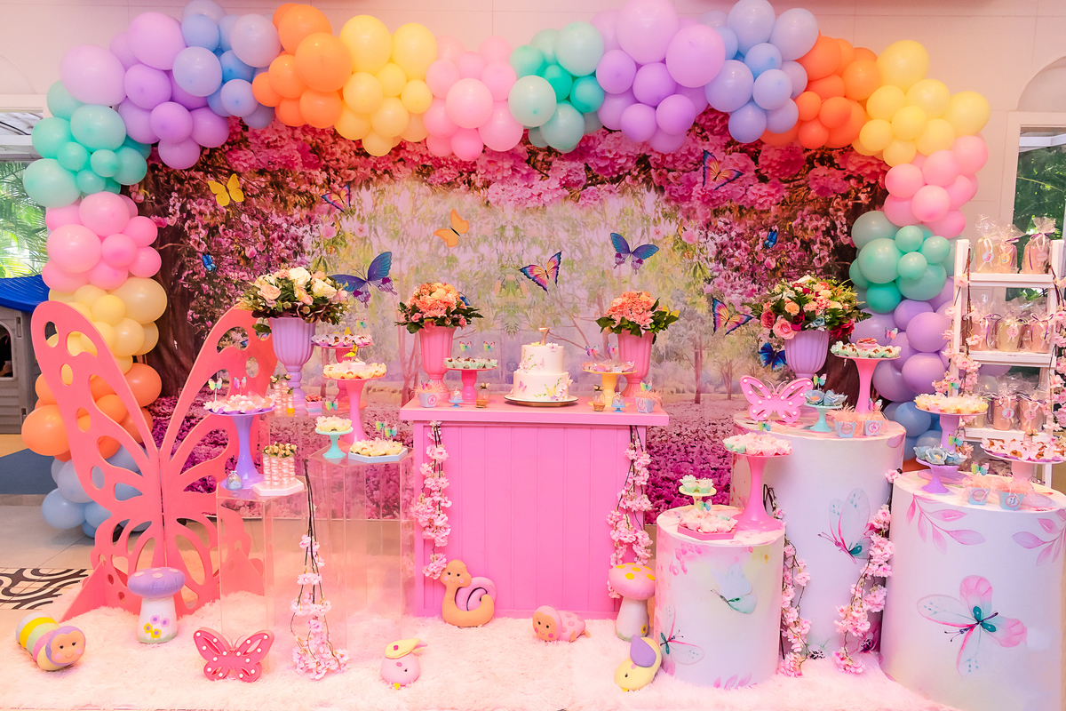 Cobertura Fotográfica com decoração Jardim das Borboletas | 7 anos da Olívia | Clube Naval Piraquê | Rio de Janeiro