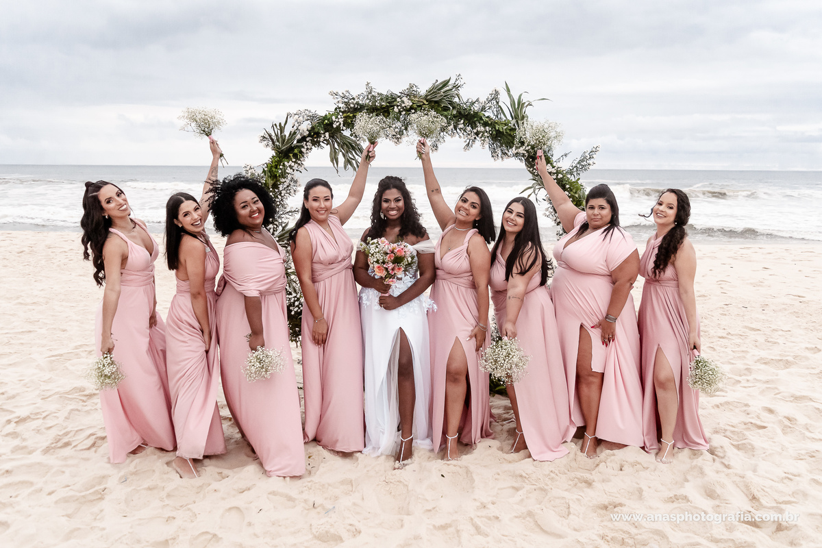 Cobertura Fotográfica de Casamento na Praia, Fotografia de Madrinhas na Praia, Fotógrafo de Casamento no Quiosque 21, praia da Barra da Tijuca | Ilha 3