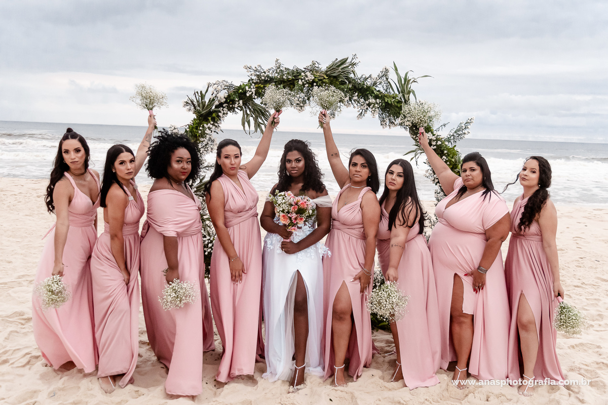 Cobertura Fotográfica de Casamento na Praia, Fotografia de Madrinhas na Praia, Fotógrafo de Casamento no Quiosque 21, praia da Barra da Tijuca | Ilha 3