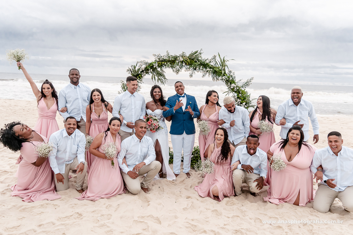 Cobertura Fotográfica de Casamento na Praia, Fotografia de Madrinhas na Praia, padrinhos, Fotógrafo de Casamento no Quiosque 21, praia da Barra da Tijuca | Ilha 3