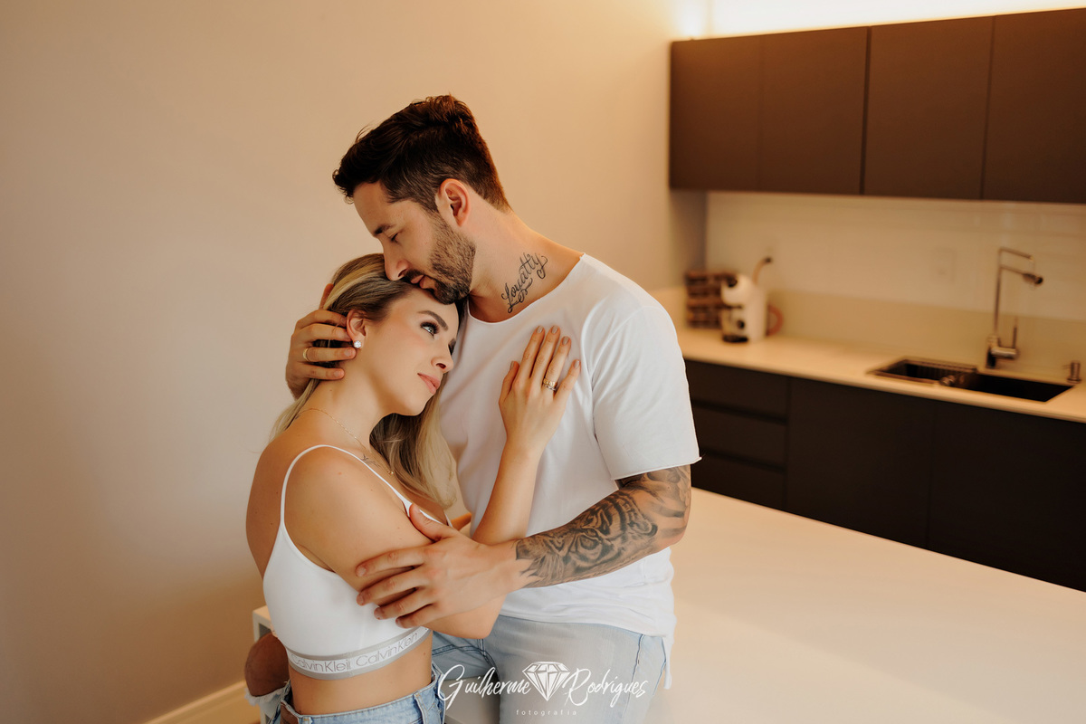 Ensaio casal em casa, Fotos ensaio casal Balneário Camboriú, Musas Daniel Quadros, Fotógrafo de casamento, pré wedding em casa, fotógrafo casal, fotógrafo de casamento, fotógrafo Balneário Camboriú Guilherme Rodrigues