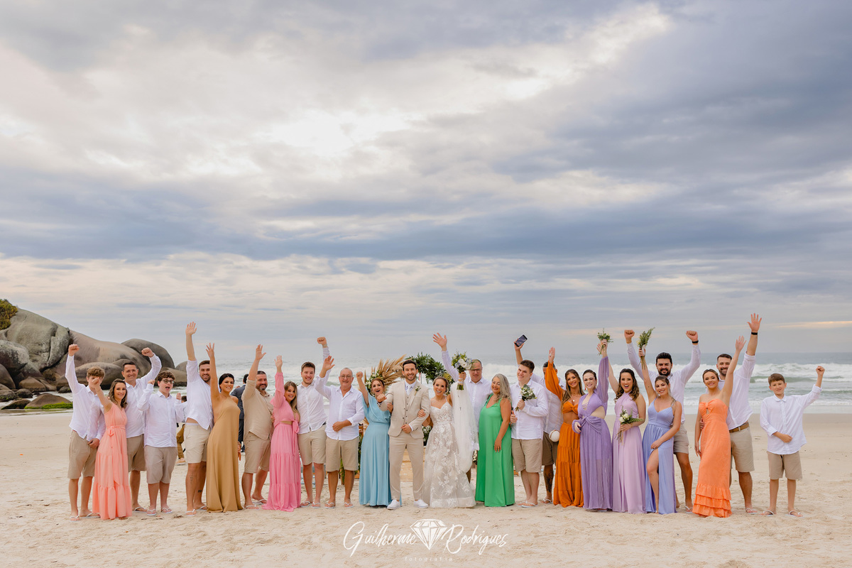 Casamento na praia de Bombinhas, Elopment na praia de Bombas, Casar na praai, Pousada Pequeno Paraíso Bombas SC, Fotógrafo em Bombinhas, Fotos casal na praia de bombas, Guilherme Rodrigues fotógrafo