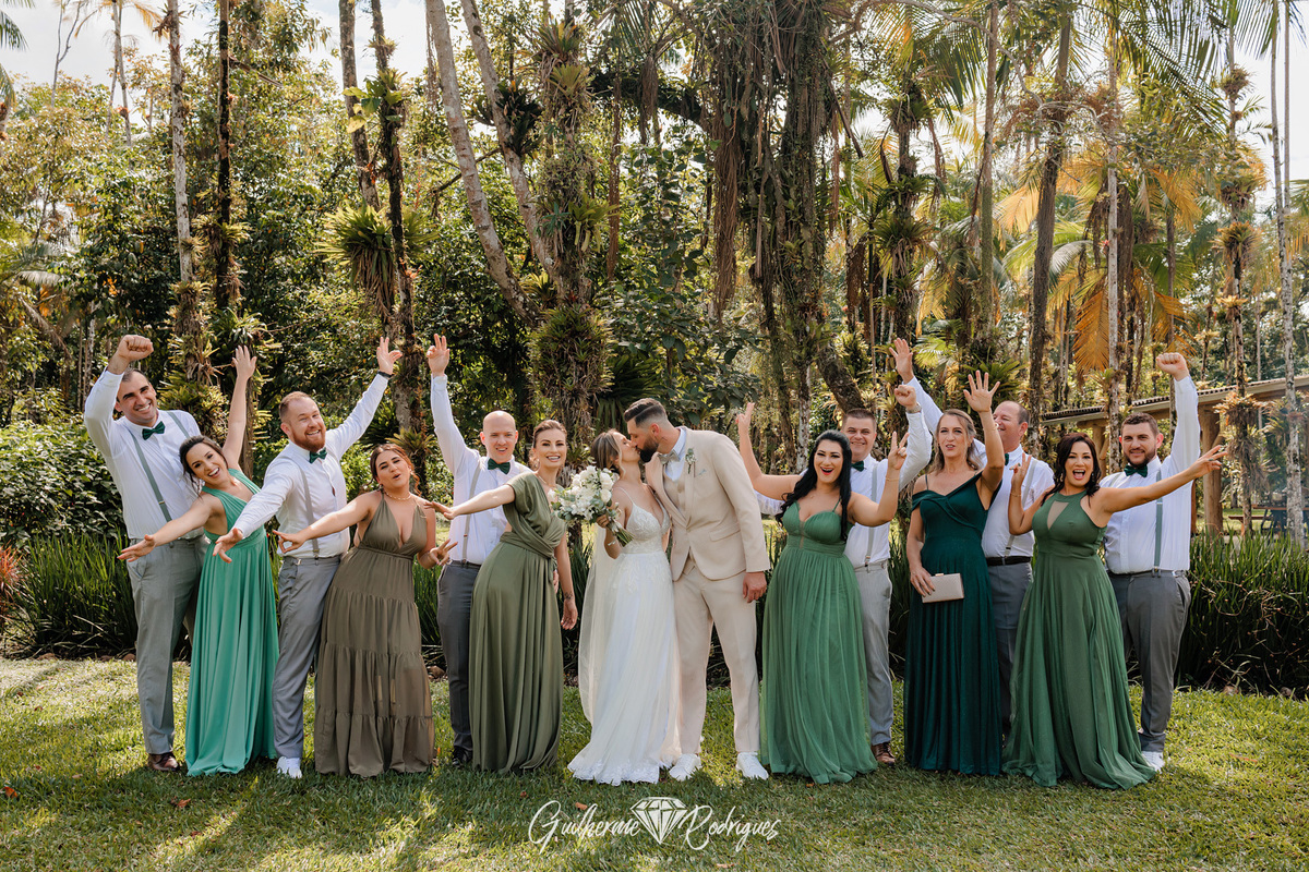 Fotografia de casamento Joinville, Fotógrafo Joinville Guilherme Rodrigues, Fotos de casamento Sítio Paiol Velho Joinville, Casamento no campo, Casar ao ar livre, Melhor fotógrafo de Joinville, Ideias casamento Joinville, Noiva, Madrinhas de casamento