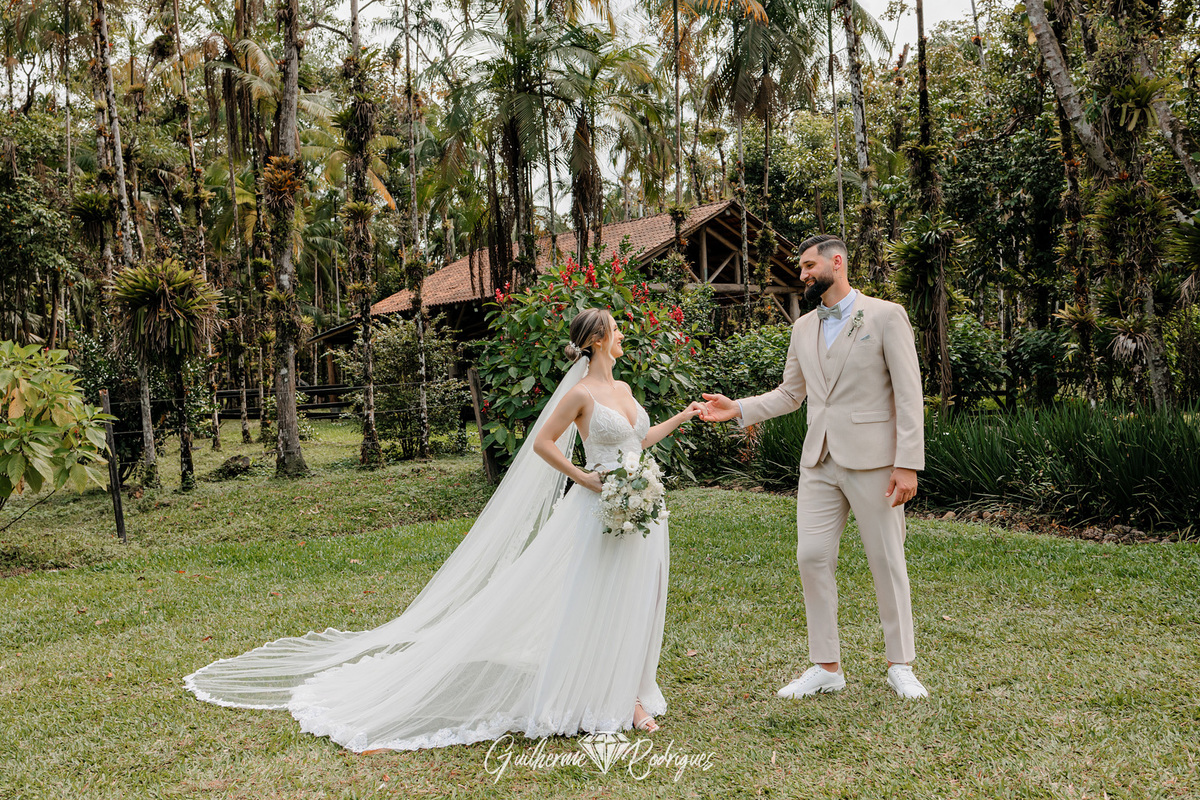 Fotografia de casamento Joinville, Fotógrafo Joinville Guilherme Rodrigues, Fotos de casamento Sítio Paiol Velho Joinville, Casamento no campo, Casar ao ar livre, Melhor fotógrafo de Joinville, Ideias casamento Joinville, Noiva, Madrinhas de casamento