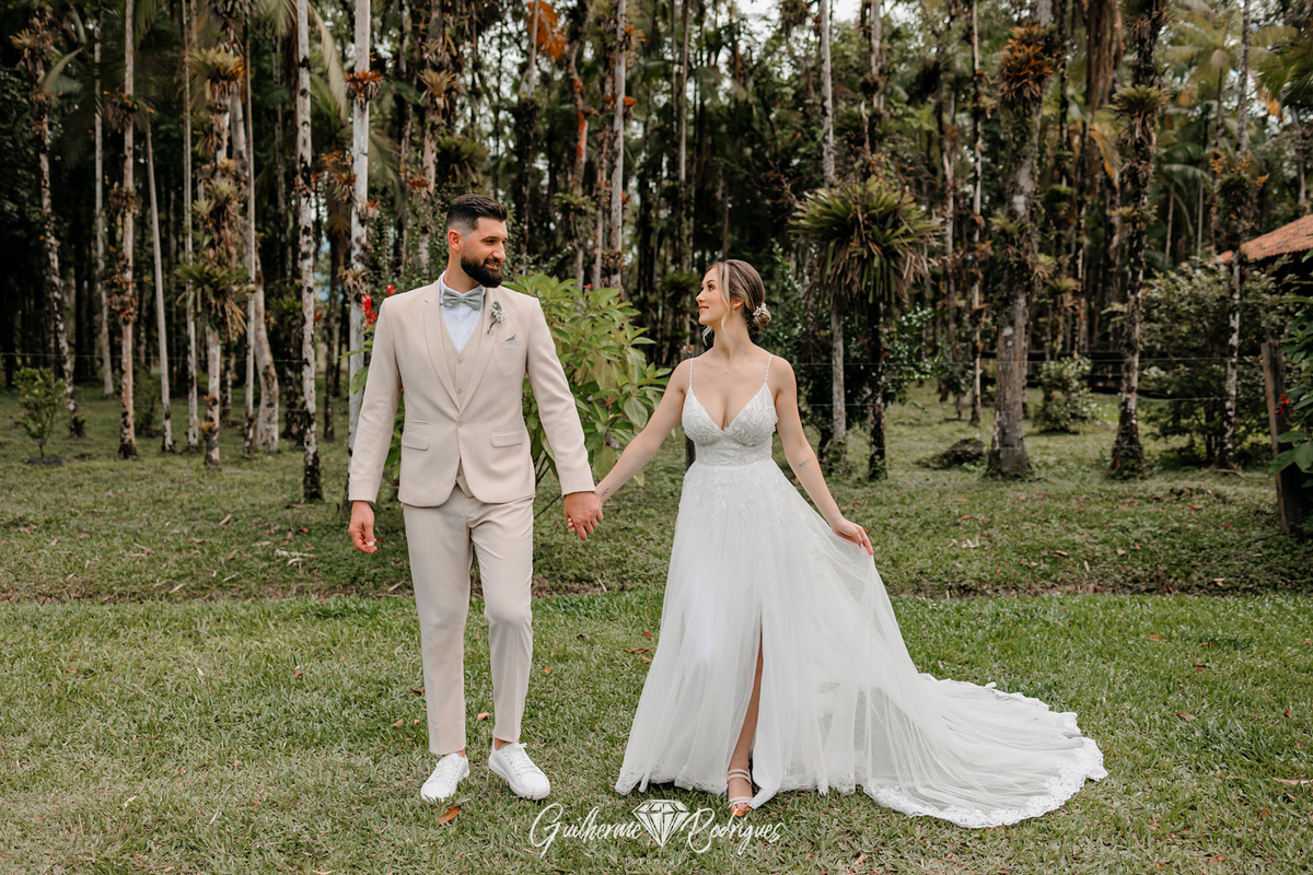 Fotografia de casamento Joinville, Fotógrafo Joinville Guilherme Rodrigues, Fotos de casamento Sítio Paiol Velho Joinville, Casamento no campo, Casar ao ar livre, Melhor fotógrafo de Joinville, Ideias casamento Joinville, Noiva, Madrinhas de casamento