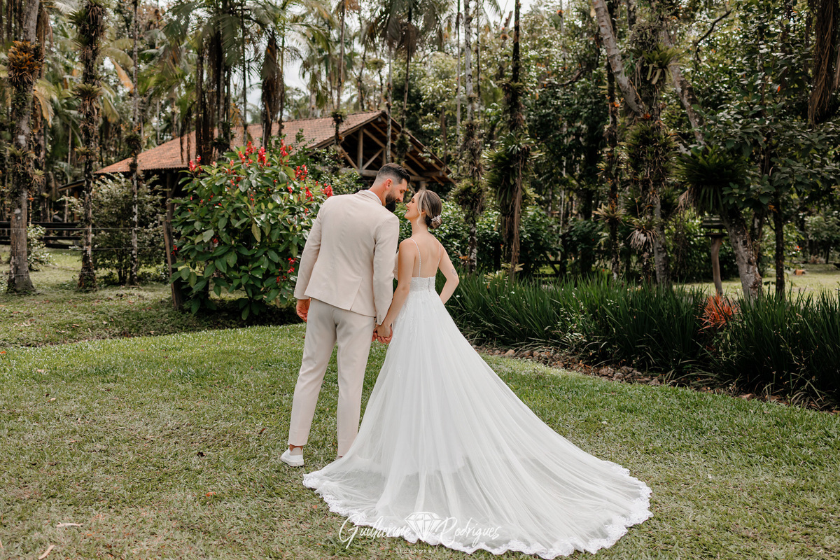 Fotografia de casamento Joinville, Fotógrafo Joinville Guilherme Rodrigues, Fotos de casamento Sítio Paiol Velho Joinville, Casamento no campo, Casar ao ar livre, Melhor fotógrafo de Joinville, Ideias casamento Joinville, Noiva, Madrinhas de casamento