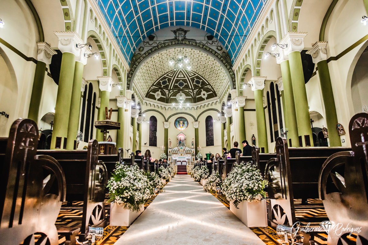 Interior igreja de Azambuja em Brusque-SC, fotógrafo de casamento Guilherme Rodrigues.