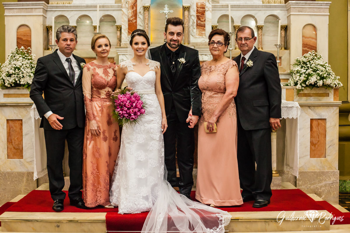 Foto com a família dos noivos em Azambuja