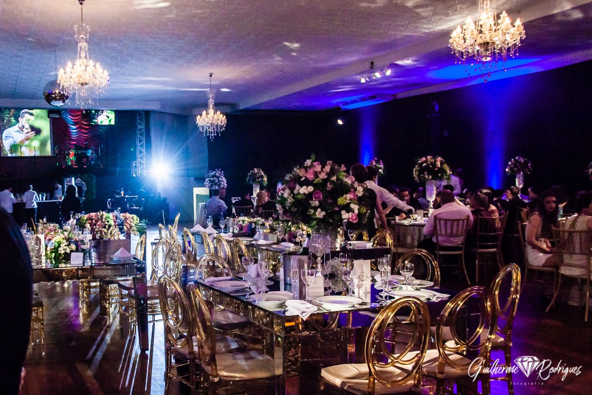 Mesa dos noivos, linda decoração de casamento no Clube Beneficente.