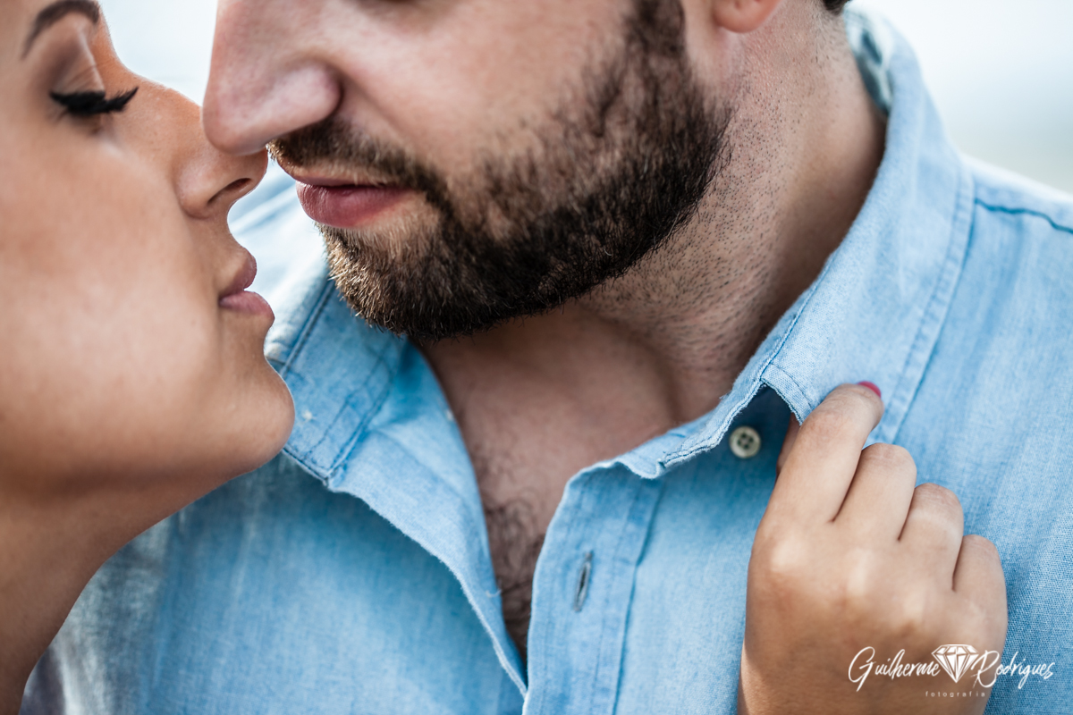 Fotógrafo de casamento em Brusque Balneário Camboriú Bombinhas Itapema Guilherme Rodrigues  Ensaio pré wedding na praia do forte em São Francisco do Sul. Foto do fotógrafo de casamento Guilherme Rodrigues