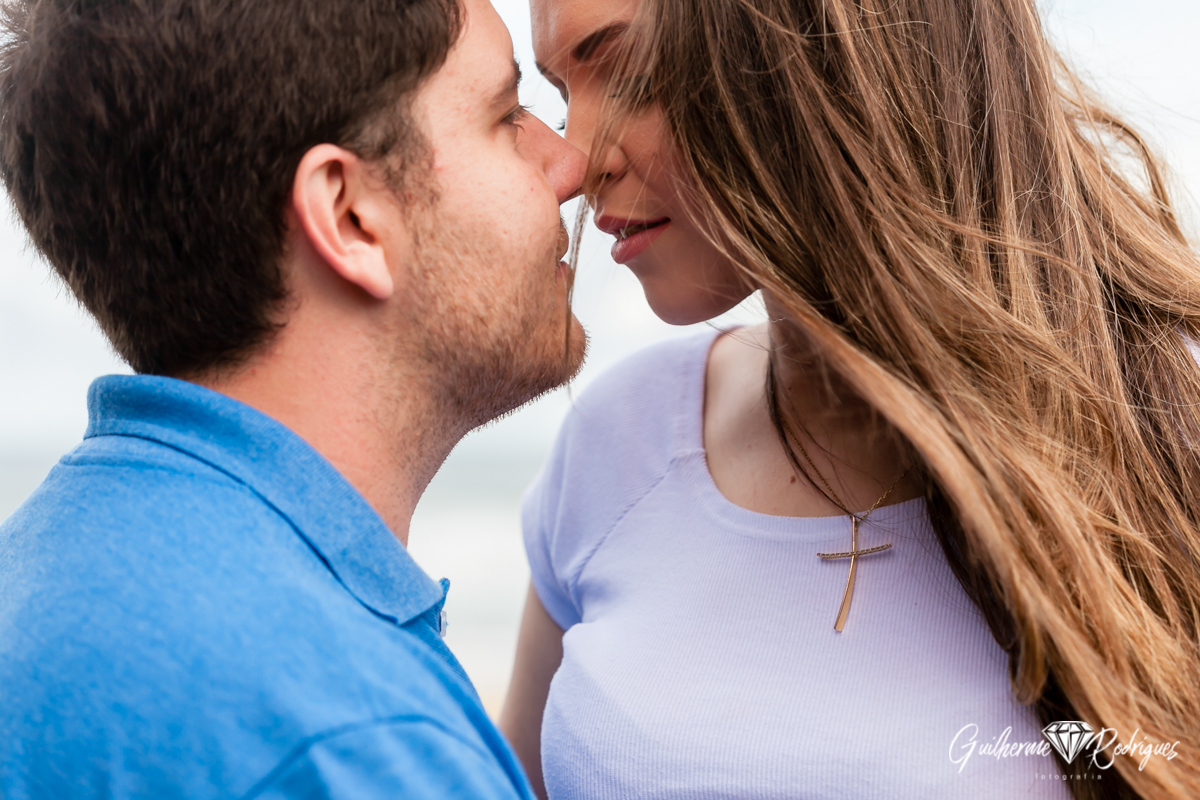 Noivos apaixonados, fotógrafo de detalhes, amor envolvido, Melhor fotógrafo de casamento de Itajaí.