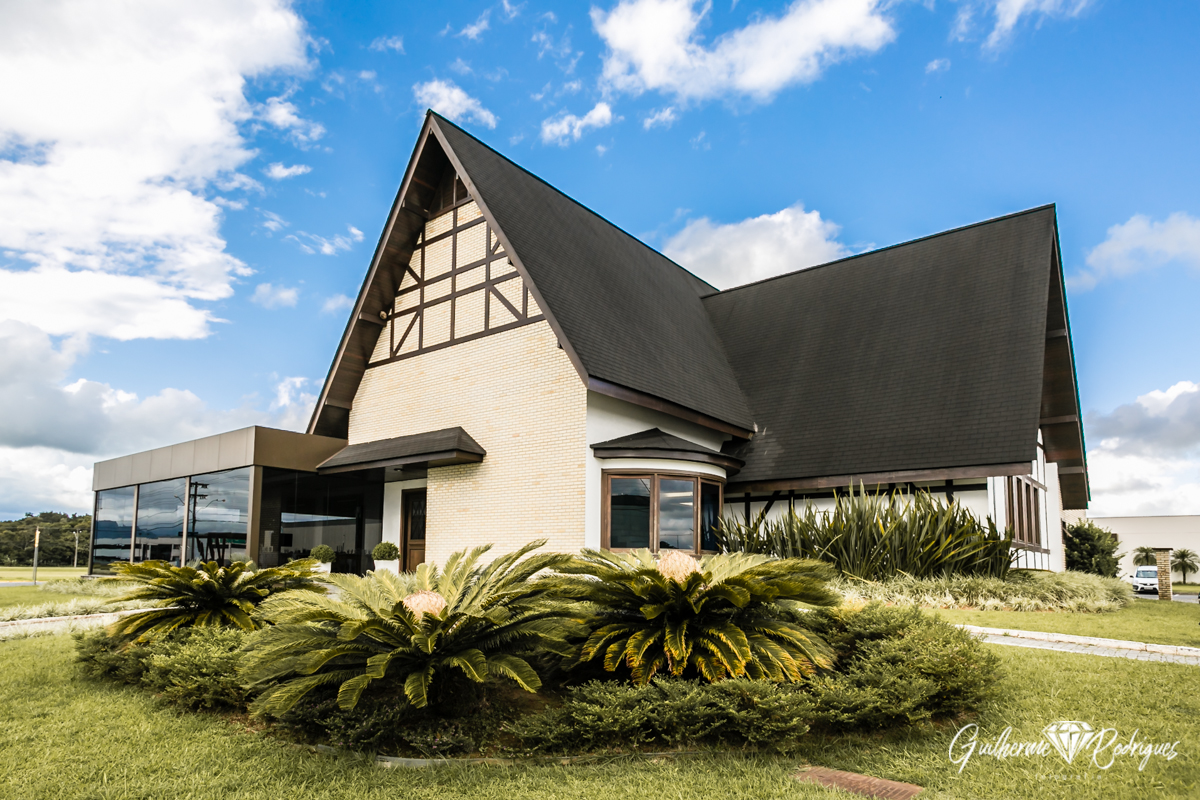 Casa Suíça no condomínio industrial Perini em Joinville - SC. Foto do fotógrafo de casamento Guilherme Rodrigues.