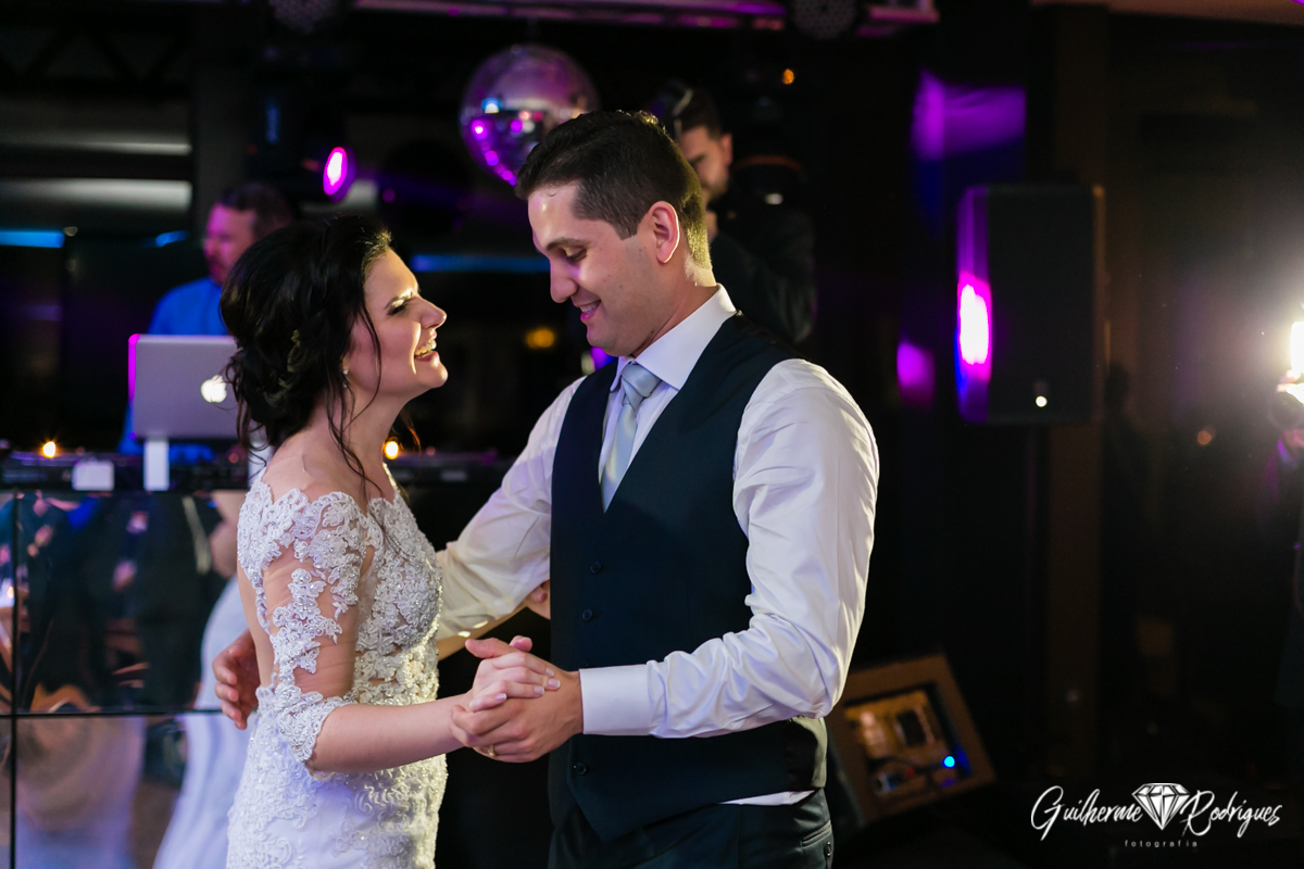 Valsa dos noivos na casa Suiça. fotos Guilherme Rodrigues