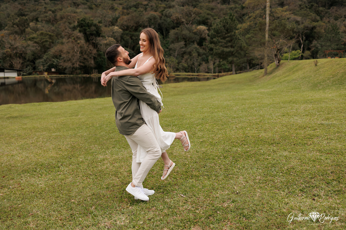 Fotógrafo Santa Catarina, Vale dos Ventos Rio dos Cedros, Rio dos Cedros, Casamento, Pré Casamento, Pré Wedding, fotógrafo de casamento, fotografia de casamento, pré-wedding no campo, Fotos ensaio casal no campo, Guilherme Rodrigues fotógrafo