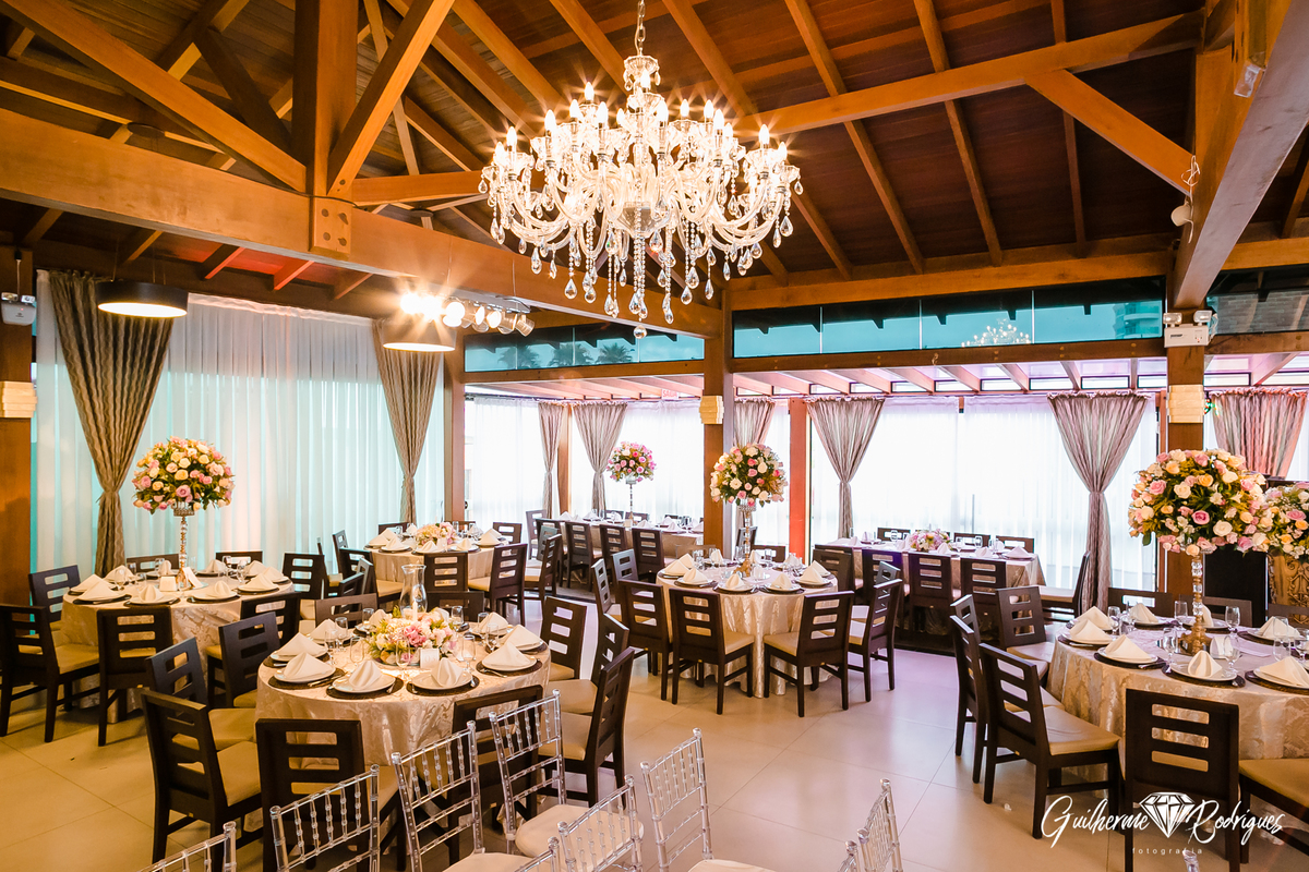 Fotógrafo de casamento Balneário Camboriú Guilherme Rodrigues fotos de casamento na Águas da Brava Itajaí Praia Brava Vestido de noiva Spazio Cris Garcia G Beaute