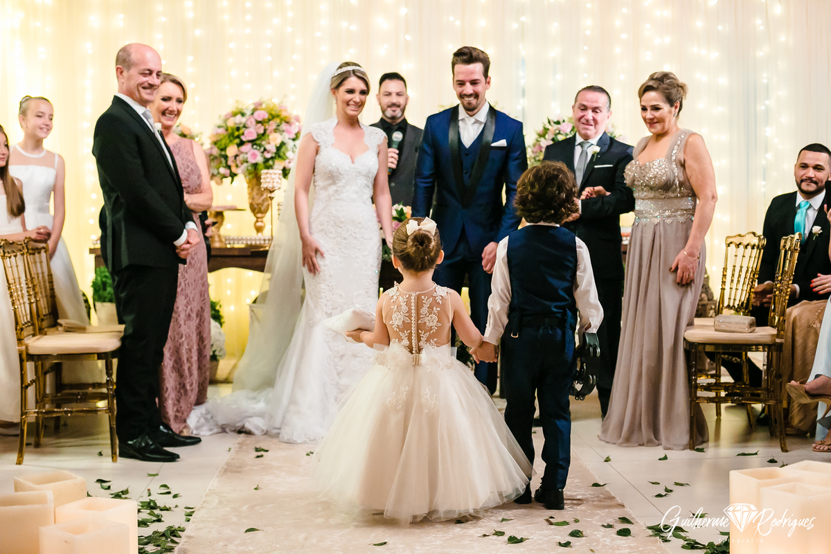 Fotógrafo de casamento Balneário Camboriú Guilherme Rodrigues fotos de casamento na Águas da Brava Itajaí Praia Brava Vestido de noiva Spazio Cris Garcia G Beaute