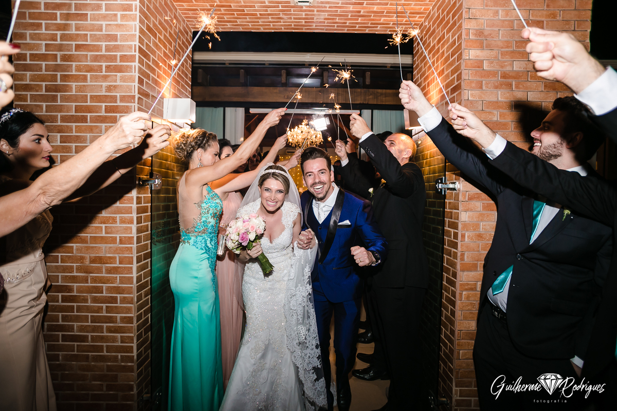 Fotógrafo de casamento Balneário Camboriú Guilherme Rodrigues fotos de casamento na Águas da Brava Itajaí Praia Brava Vestido de noiva Spazio Cris Garcia G Beaute