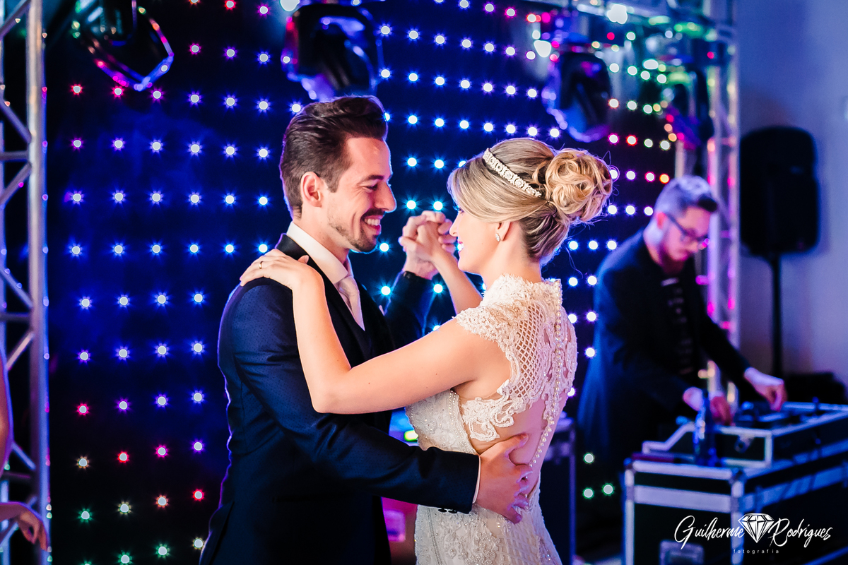 Fotógrafo de casamento Balneário Camboriú Guilherme Rodrigues fotos de casamento na Águas da Brava Itajaí Praia Brava Vestido de noiva Spazio Cris Garcia G Beaute