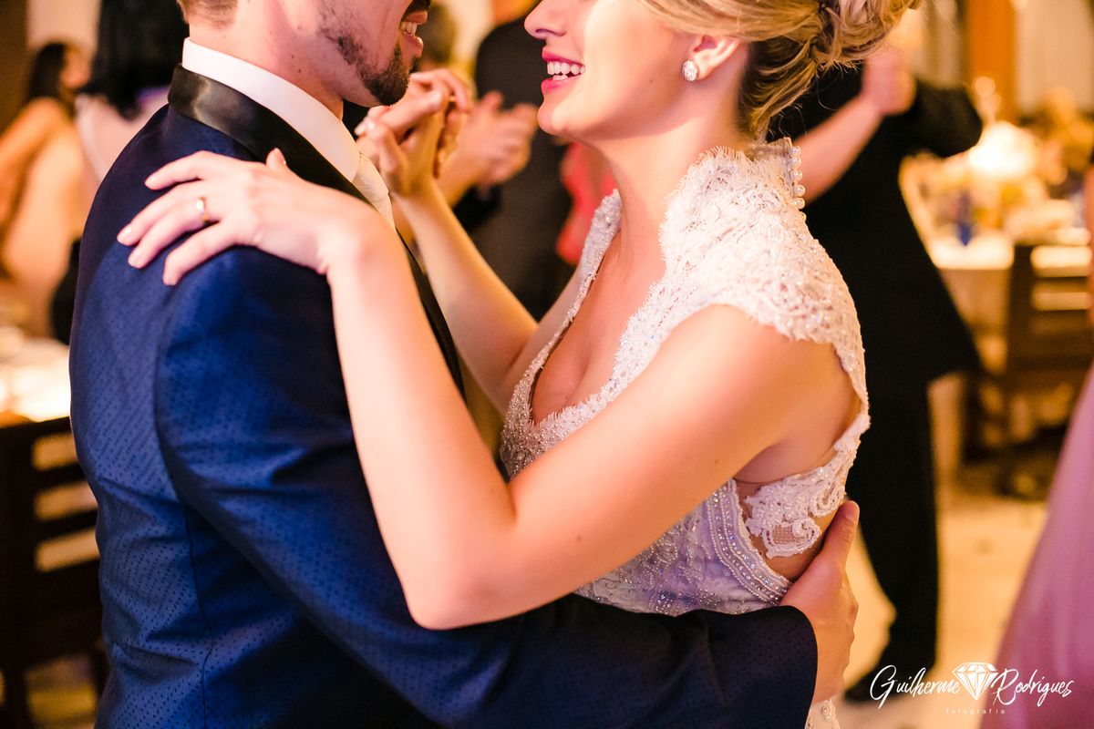 Fotógrafo de casamento Balneário Camboriú Guilherme Rodrigues fotos de casamento na Águas da Brava Itajaí Praia Brava Vestido de noiva Spazio Cris Garcia G Beaute
