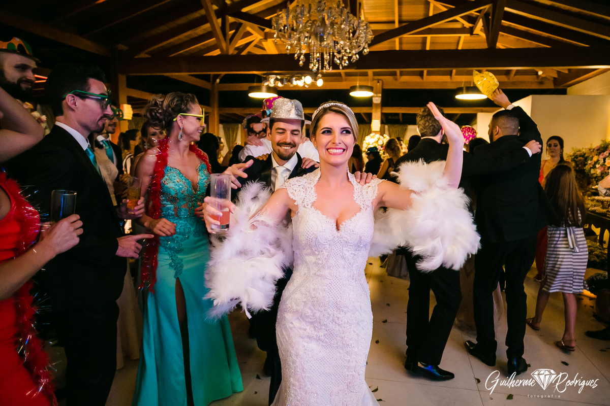 Fotógrafo de casamento Balneário Camboriú Guilherme Rodrigues fotos de casamento na Águas da Brava Itajaí Praia Brava Vestido de noiva Spazio Cris Garcia G Beaute