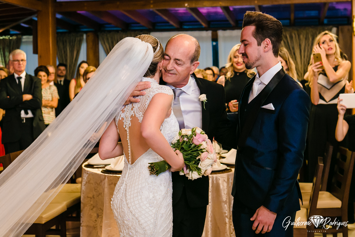 Fotógrafo de casamento Balneário Camboriú Guilherme Rodrigues fotos de casamento na Águas da Brava Itajaí Praia Brava Vestido de noiva Spazio Cris Garcia G Beaute