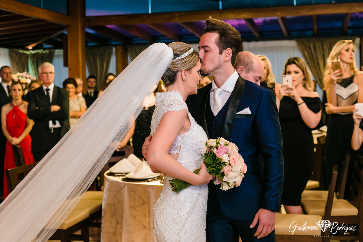 Fotógrafo de casamento Balneário Camboriú Guilherme Rodrigues fotos de casamento na Águas da Brava Itajaí Praia Brava Vestido de noiva Spazio Cris Garcia G Beaute
