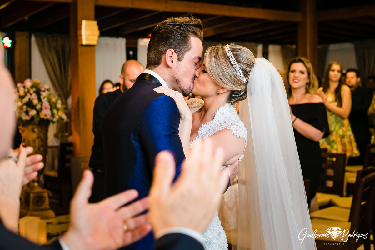 Fotógrafo de casamento Balneário Camboriú Guilherme Rodrigues fotos de casamento na Águas da Brava Itajaí Praia Brava Vestido de noiva Spazio Cris Garcia G Beaute