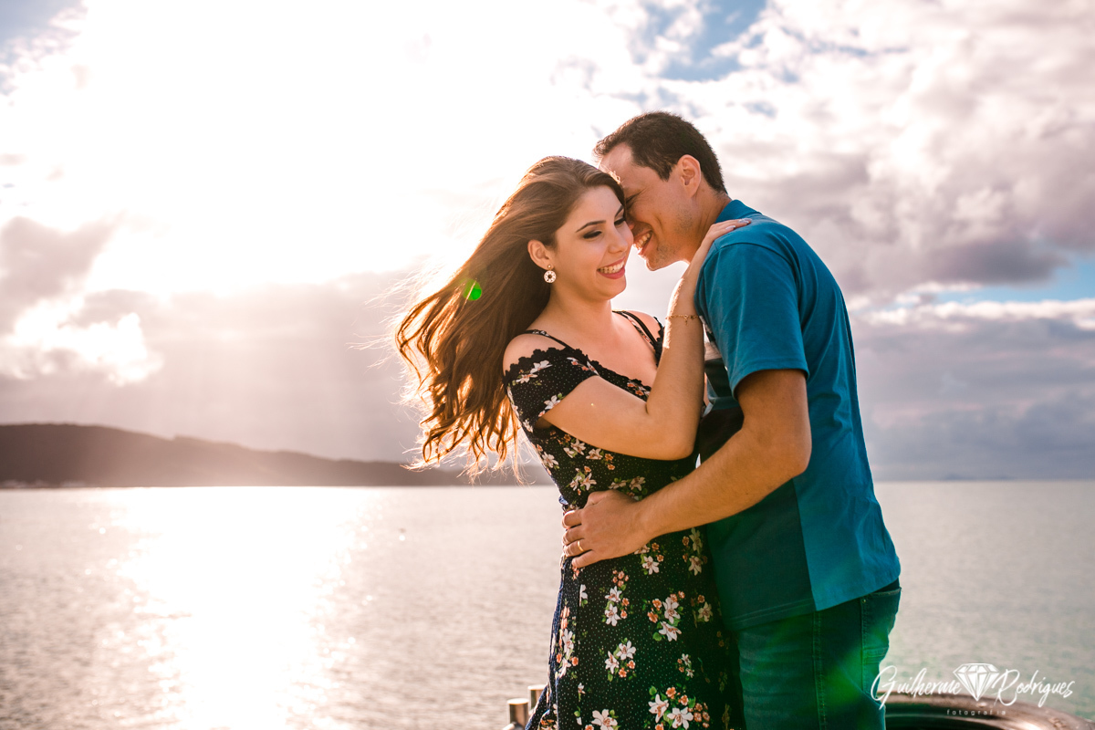 Foto ensaio casal em Bombinhas, pré wedding em Bombinhas, Pré casamento em Bombinhas SC, Fotógrafo em Bombinhas, Fotógrafo de casamento em Bombinhas, fotógrafo de pré casamento em Bombinhas, Ensaio casal na praia de Bombinhas, Melhor Fotógrafo Bombinhas
