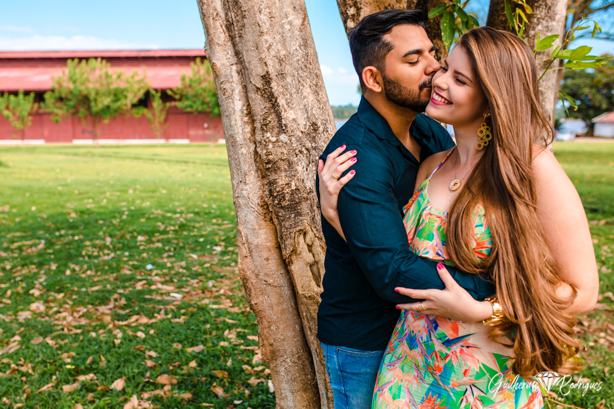 Foto ensaio casal Estação da Estrada de Ferro Madeira-Mamoré Rio Madeira, Pré wedding Porto Velho RO, Pré wedding Estação da Estrada de Ferro Madeira-Mamoré, Fotógrafo Porto Velho RO, Fotógrafo de casamento Porto Velho, pré casamento, fotógrafo Guilherme