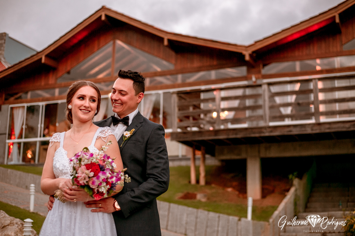 Foto de casamento Portal das Pedras Camboriú, Fotógrafo Guilherme Rodrigues, Local para casamento em Balneário Camboriú, Foto de noivos, foto de casal, Fotógrafo Balneário Camboriú Guilherme Rodrigues, Fotógrafo de casamento
