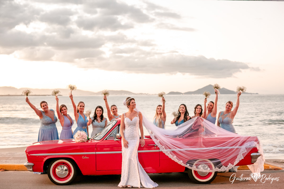 Casamento Iate Clube Itajaí, Fotógrafo Itajaí, Fotografia de casamento, Fotógrafo de casamento Itajaí, Casamento Igrejinha de Cabeçudas Itajaí, Local para casar Itajaí, Noiva, Vestido de noiva, Carro de noiva, Melhor fotógrafo de casamento, Casar 
