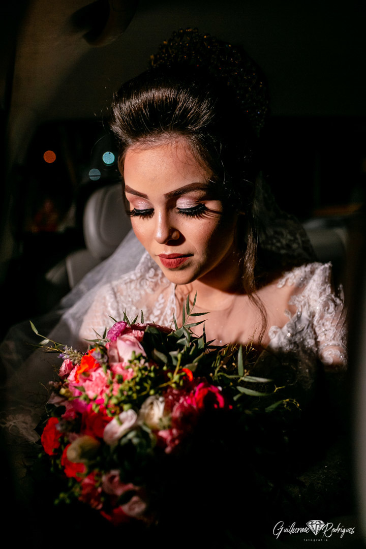 Vestido de noiva, Buquê de noiva, Making Of da noiva, Maquiagem de noiva, Foto da noiva, Véu da noiva, Acessórios da noiva, fotógrafo de casamento Guilherme Rodrigues, fotos de casamento, casar Balneário Camboriú