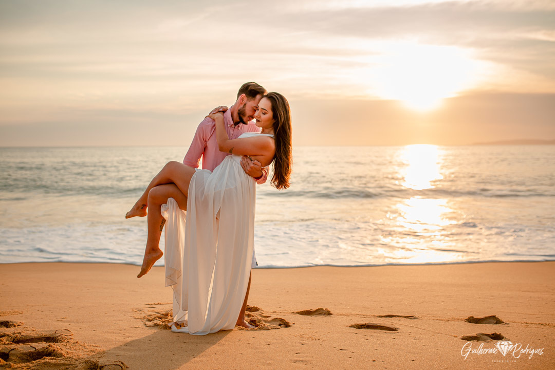 Guilherme Rodrigues Fotógrafo, Pré casamento na praia Itapema, Pré Wedding na Praia Itapema, Melhor Fotógrafo Itapema, Fotos ensaio casal na praia, Pré Wedding Nascer do Sol, Ideias casamento, Casar na praia Itapema, Fotografia Casamento