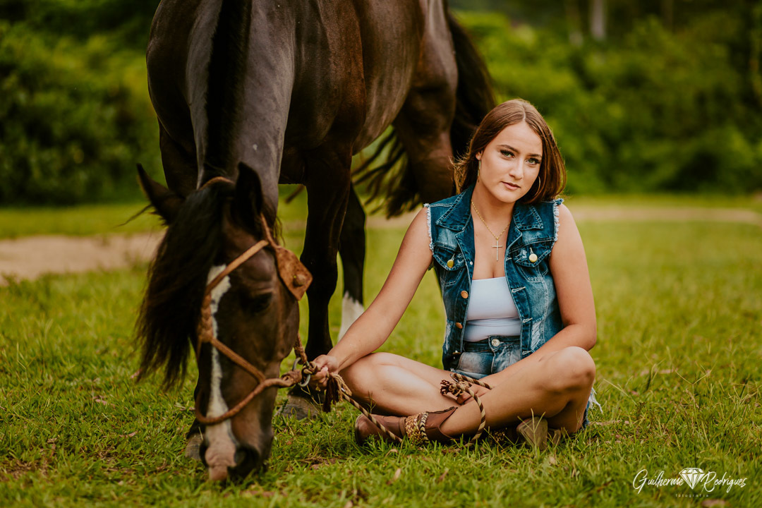 Ensaio feminino, Ensaio debutante, Fotos ensaio feminino, Ideias ensaio debutante, Fotógrafo debutante Balneário Camboriú, Ensaio feminino com cavalo, Ensaio no campo