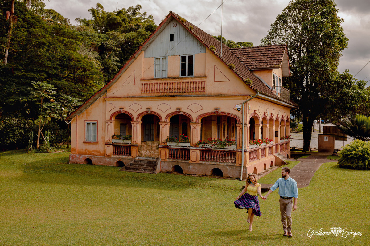 Fotógrafo Santa Catarina, Guilherme Rodrigues fotógrafo, Pré Wedding Vintage, fotos pré casamento Joinville, Pré casamento casa antiga, roupas pré casamento, ideias pré casamento, fotógrafo ensaio casal, melhor fotógrafo Santa Catarina