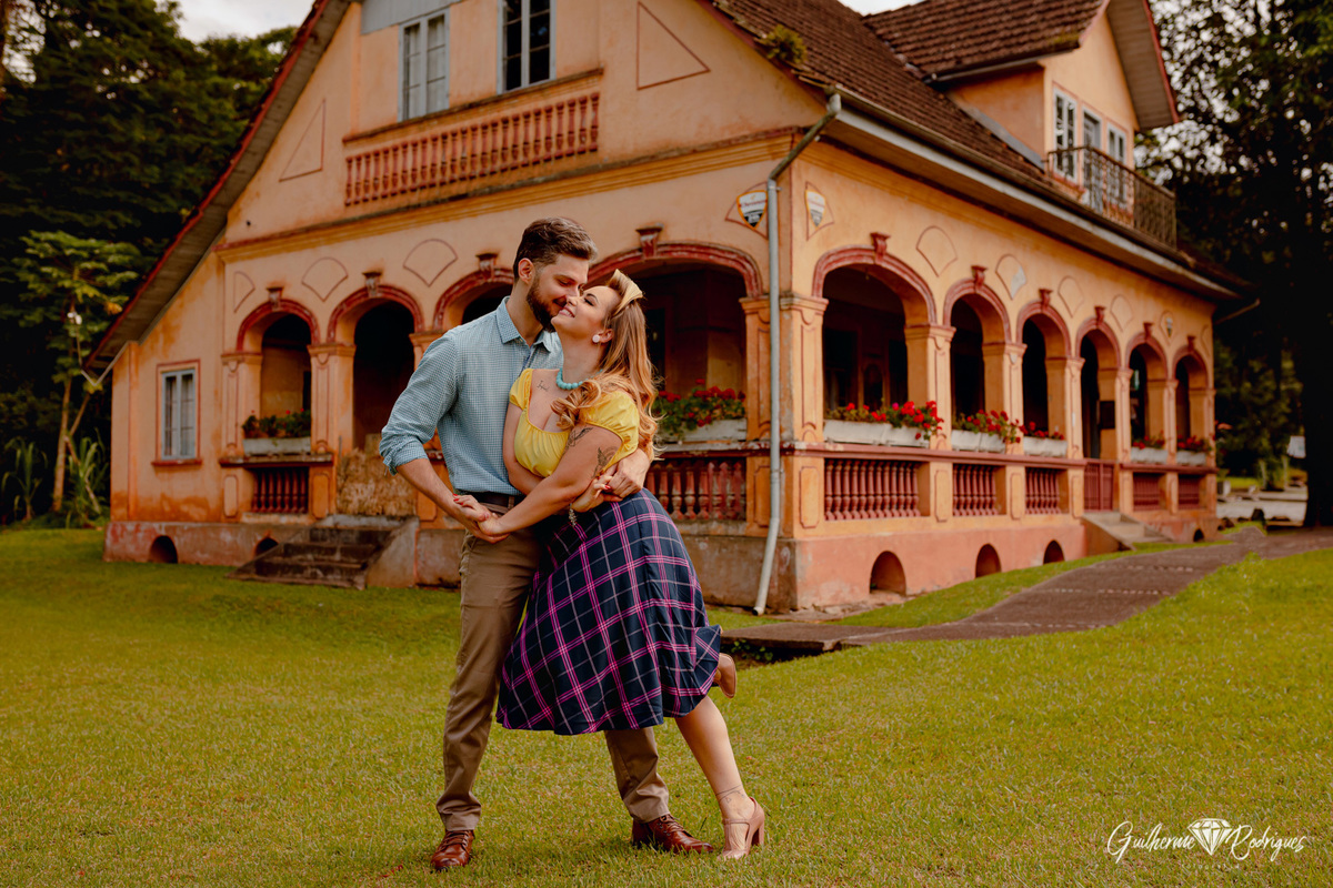 Fotógrafo Santa Catarina, Guilherme Rodrigues fotógrafo, Pré Wedding Vintage, fotos pré casamento Joinville, Pré casamento casa antiga, roupas pré casamento, ideias pré casamento, fotógrafo ensaio casal, melhor fotógrafo Santa Catarina