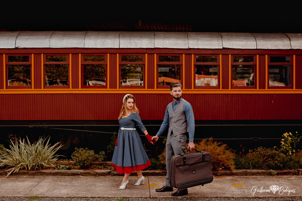 Fotógrafo Santa Catarina, Guilherme Rodrigues fotógrafo, Pré Wedding Vintage, fotos pré casamento Rio Negrinho, Pré casamento no trem, Estação Ferroviária Rio Negrinho, Ensaio casal no trem, Ensaio casal Vintage, fotógrafo de casamento