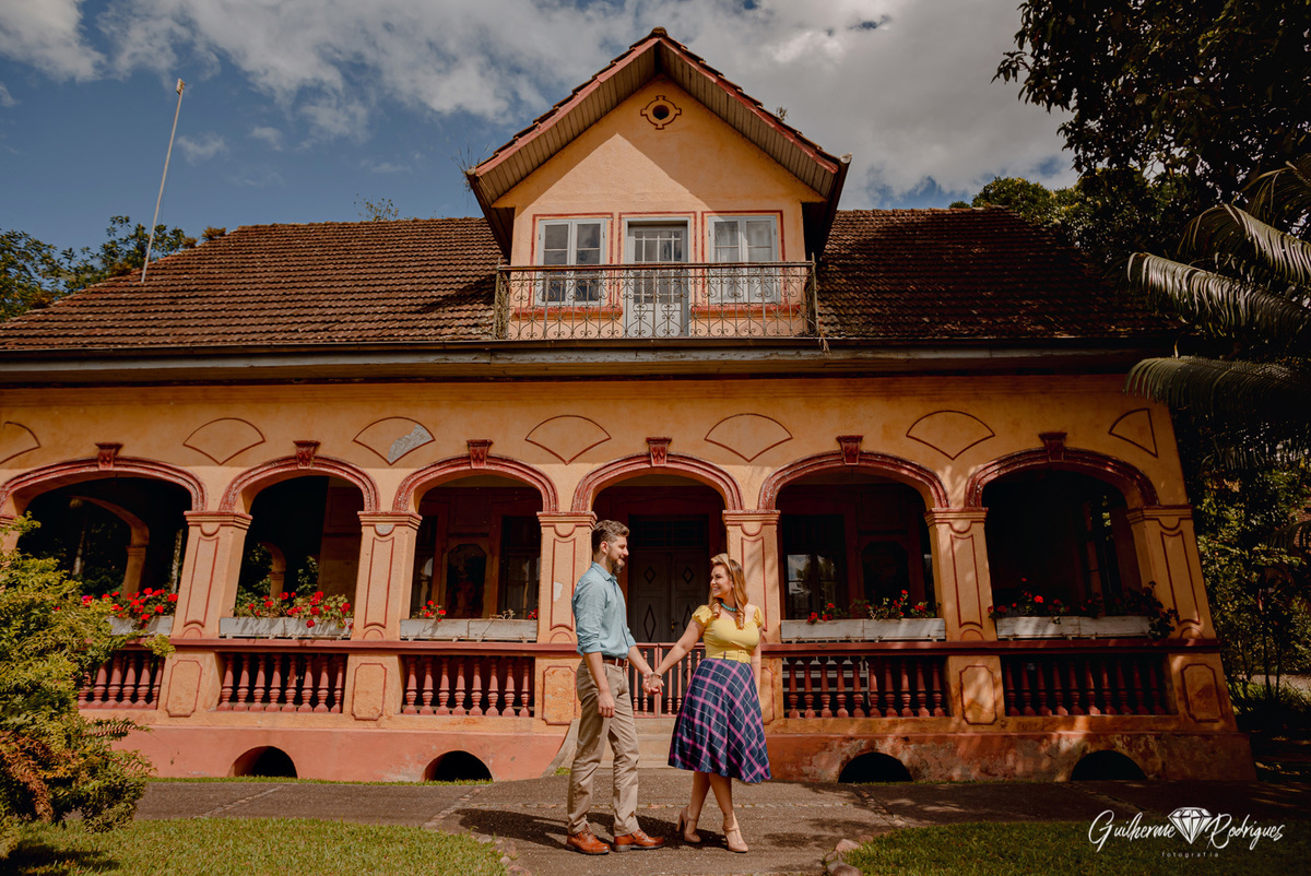 Fotógrafo Santa Catarina, Guilherme Rodrigues fotógrafo, Pré Wedding Vintage, fotos pré casamento Joinville, Pré casamento casa antiga, roupas pré casamento, ideias pré casamento, fotógrafo ensaio casal, melhor fotógrafo Santa Catarina
