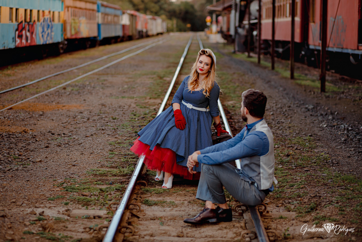 Fotógrafo Santa Catarina, Guilherme Rodrigues fotógrafo, Pré Wedding Vintage, fotos pré casamento Rio Negrinho, Pré casamento no trem, Estação Ferroviária Rio Negrinho, Ensaio casal no trem, Ensaio casal Vintage, fotógrafo de casamento