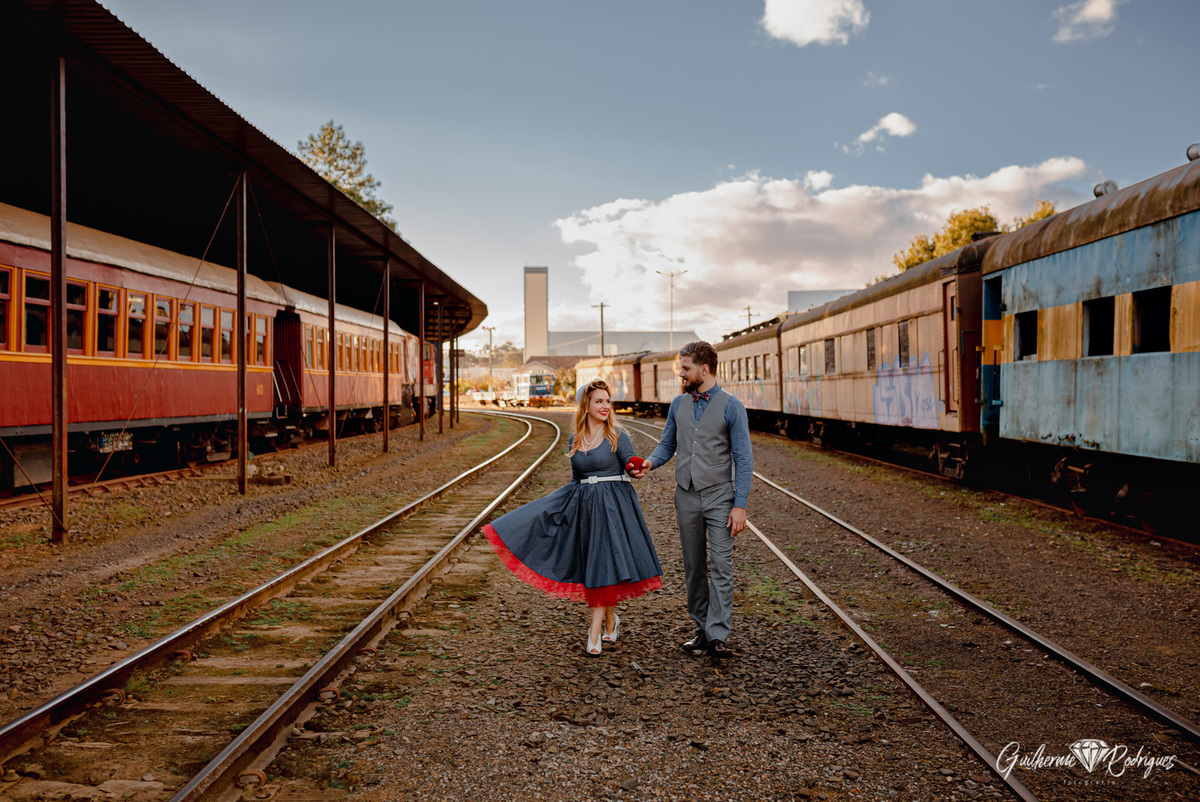 Fotógrafo Santa Catarina, Guilherme Rodrigues fotógrafo, Pré Wedding Vintage, fotos pré casamento Rio Negrinho, Pré casamento no trem, Estação Ferroviária Rio Negrinho, Ensaio casal no trem, Ensaio casal Vintage, fotógrafo de casamento