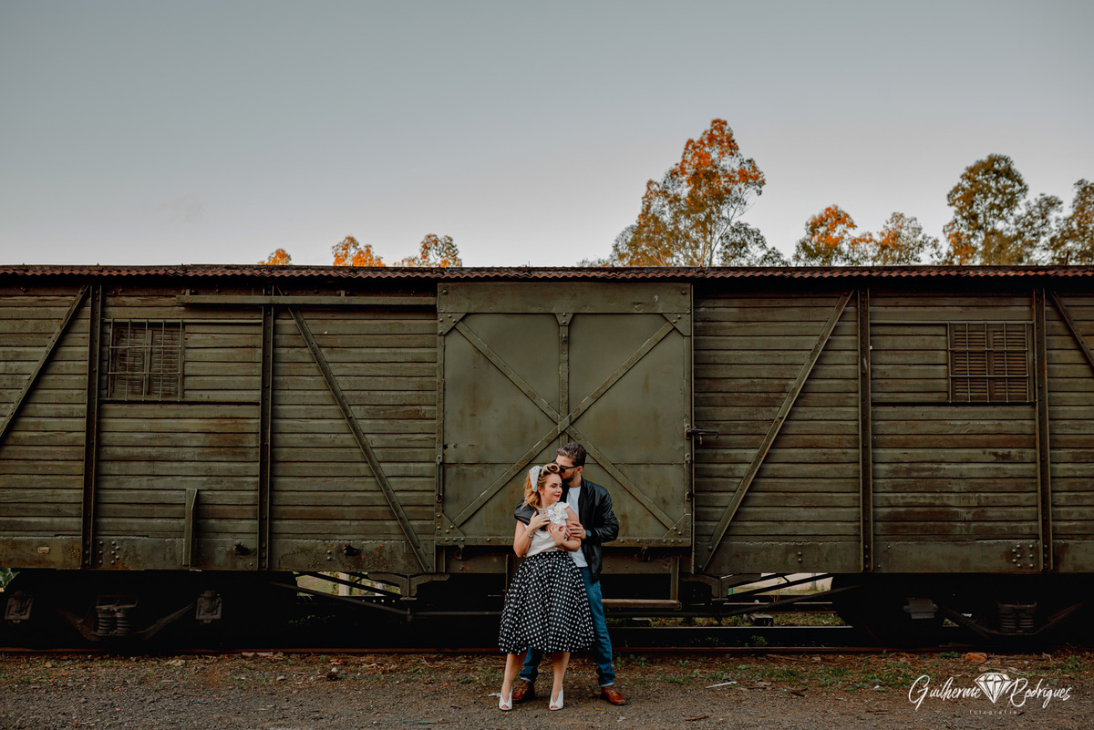 Fotógrafo Santa Catarina, Guilherme Rodrigues fotógrafo, Pré Wedding Vintage, fotos pré casamento Rio Negrinho, Pré casamento no trem, Estação Ferroviária Rio Negrinho, Ensaio casal no trem, Ensaio casal Vintage, fotógrafo de casamento