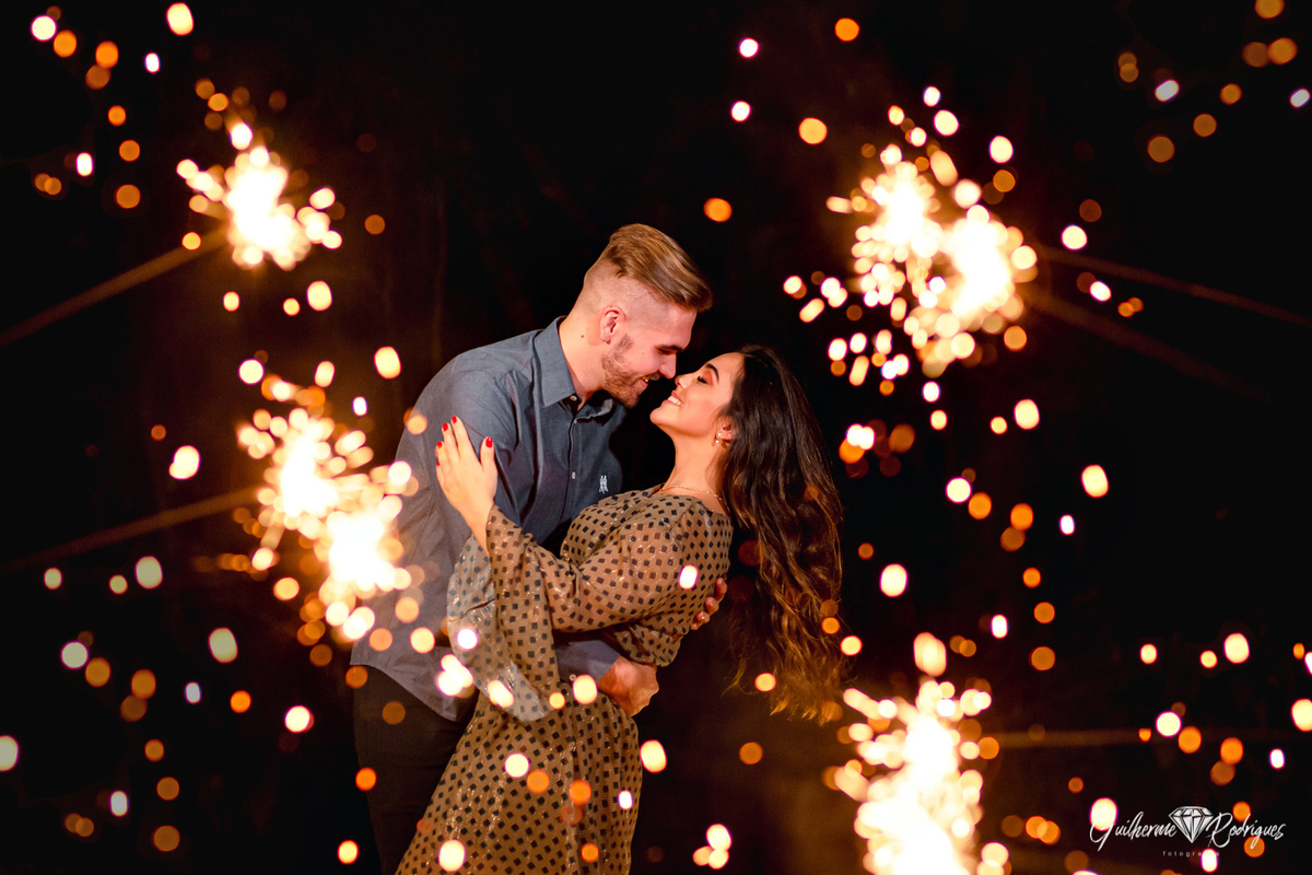 Fotos ensaio casal, Ensaio casal cabana, Pré Wedding Rio dos Cedros, Guilherme Rodrigues Fotógrafo, Ideias pré casamento, Fotos casal em casa, Ensaio casal Intimista, Fotografia de casamento, fotógrafo de casamento, Pré casamento no campo, ensaio casal 